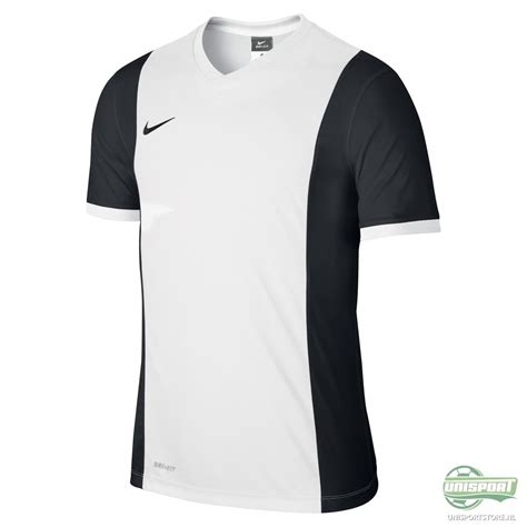 voetbalshirts ontwerpen nike